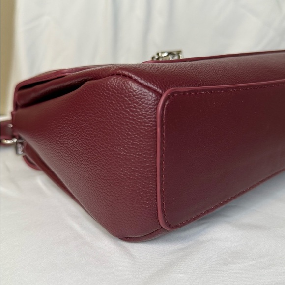 Steve Madden Burgundy Leather Crossbody Satchel Bag with Tassel & Chain Detail - Picture 6 of 10